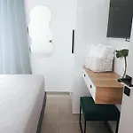 Azure Mirage Adults Only Private Seaside W Garden And Parking 빌라 팔리라키