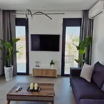 Azure Mirage Adults Only Private Seaside W Garden And Parking 빌라 팔리라키