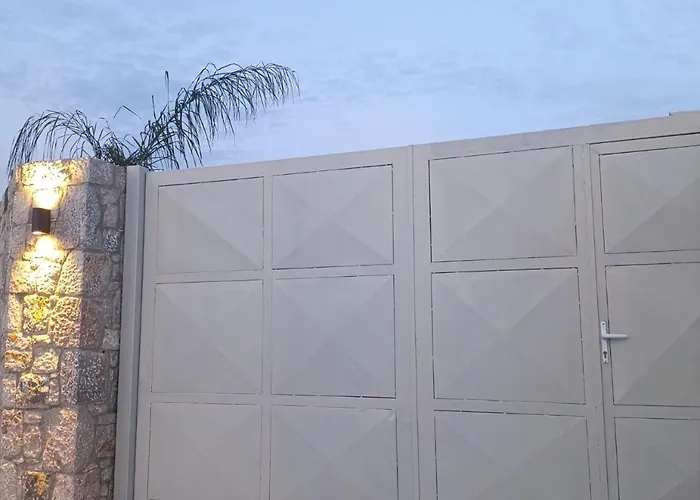 Azure Mirage Adults Only Private Seaside W Garden And Parking 빌라 팔리라키